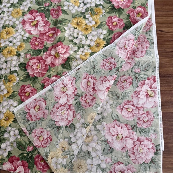 Vintage VIP Cranston Floral Pink White Green Quilting Cotton Fabric 1 yrd+13"x45 - Picture 2 of 8
